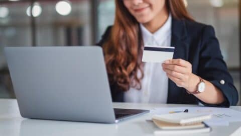 How To Avoid Common Credit Card Mistakes That Damage Your Credit Score